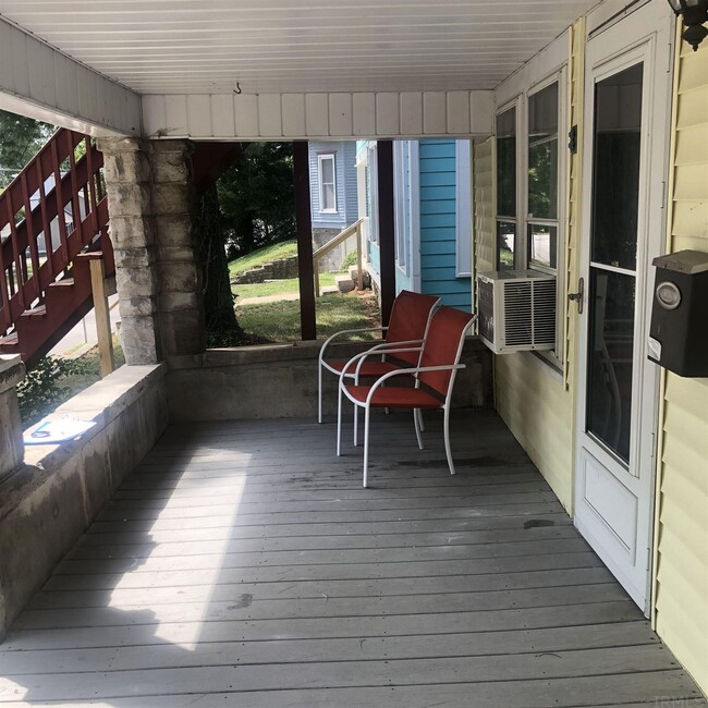 Building Photo - 615 N Lincoln St