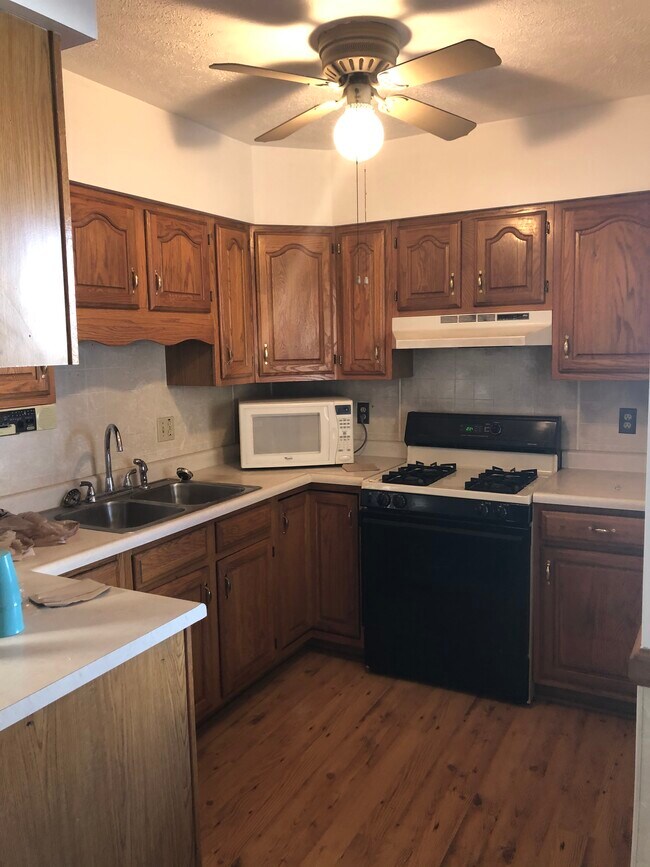 Foto del edificio - 152 Columbia Ave