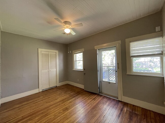Building Photo - 922 Classen Blvd