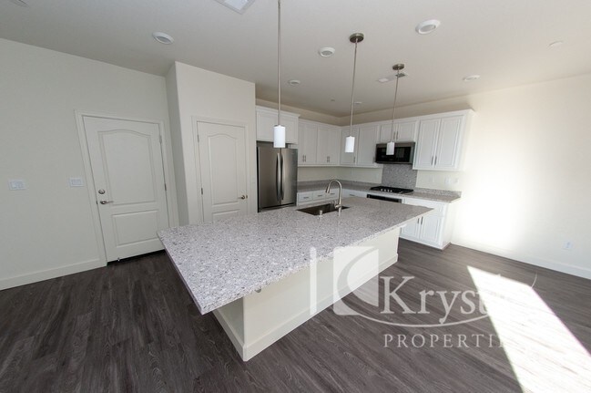 Foto del edificio - Brand New Home off Regent's Park near Benicia