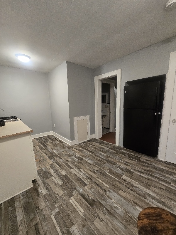 Building Photo - 327 Rustic Ave