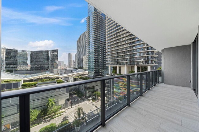 Foto del edificio - 45 SW 9th St