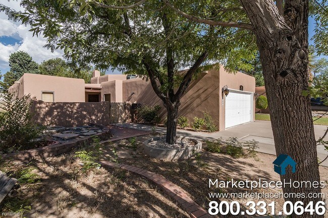 Building Photo - 3 br, 2 bath House - 1020 Stanford Dr NE