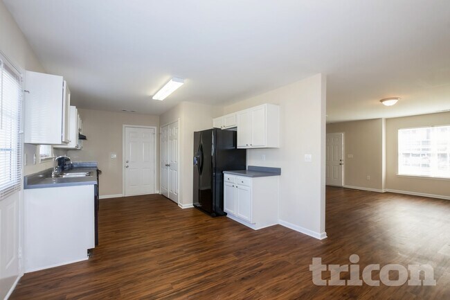 Foto del edificio - 7117 Roaming Path Ct