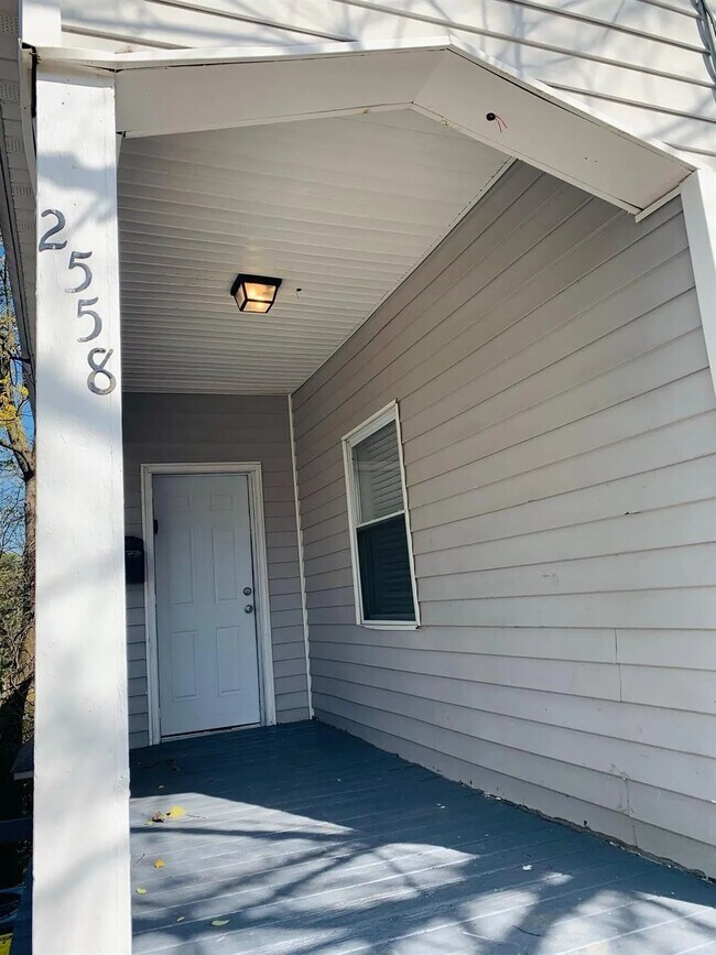 Building Photo - 2558 Ring Pl