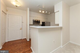 Building Photo - 2204 Westcourt Ln