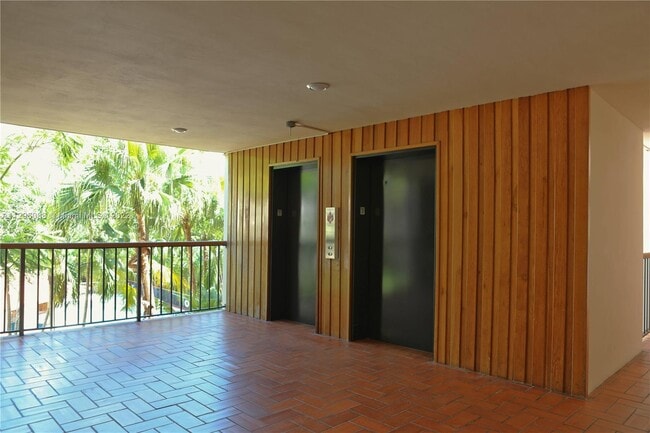 Foto del edificio - 55 Ocean Ln Dr