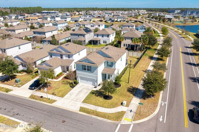 Foto del edificio - 3906 Heatherbrook Pl