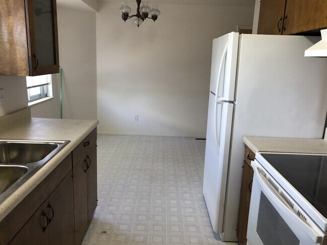 Building Photo - Adorable 3 bdrm 2 bath 1 car garage home