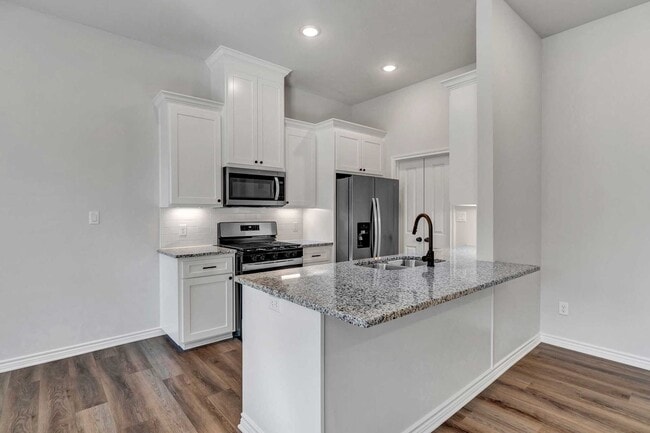 Building Photo - Coming Soon! 3 Bedroom 2 Bathroom in South...