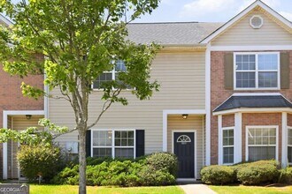 Building Photo - 8643 Thomas Ln