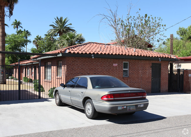 Primary Photo - Roosevelt Row Apartments