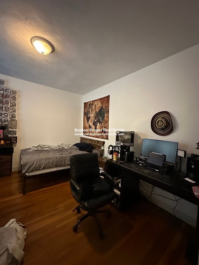 Building Photo - 1111 Boylston St