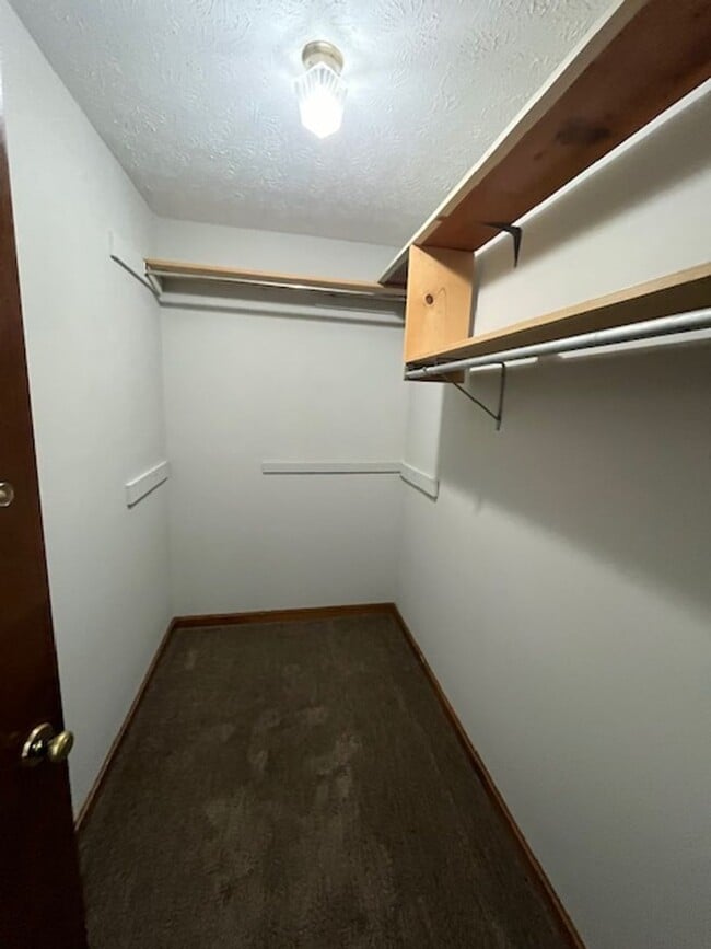 Building Photo - Huge 3 bedroom, 3 full bath home with partially finished basement! Large multi floor deck! First ...