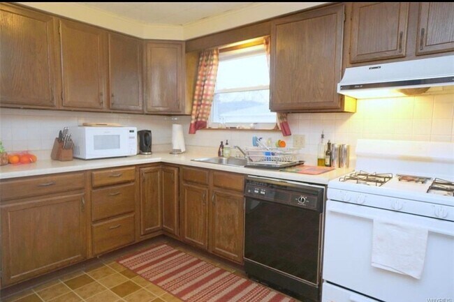 Foto del edificio - 225 Sunshine Dr