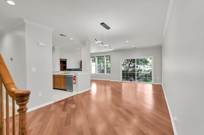 Building Photo - 104 Pebble Brook Dr