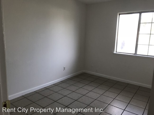 Building Photo - 8177 Valley Green Dr