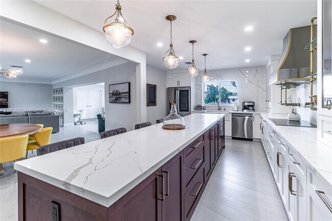 Foto del edificio - 2810 NE 59th Ct
