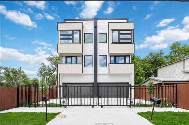 Building Photo - 3103 Lelia St
