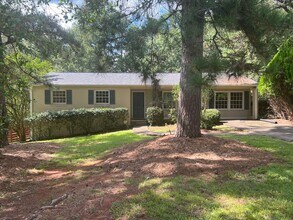 Building Photo - 120 Sherwood Dr