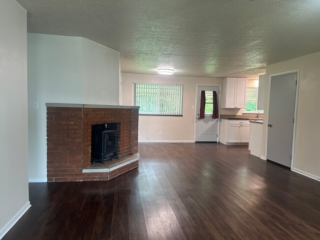 Building Photo - 4055 Royal Oak Dr