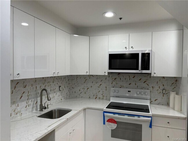 Building Photo - 400 Mt Pleasant Ave