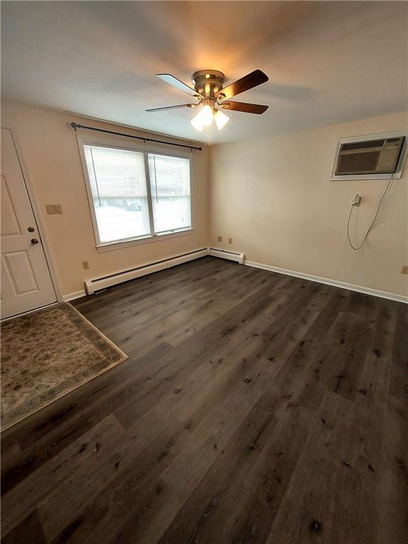 Building Photo - 19 Berclay St