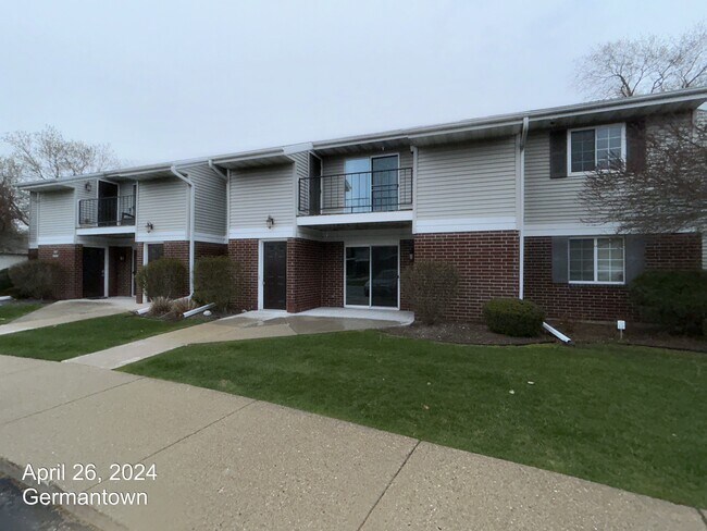 Foto del edificio - W168N11030 Ashbury Cir