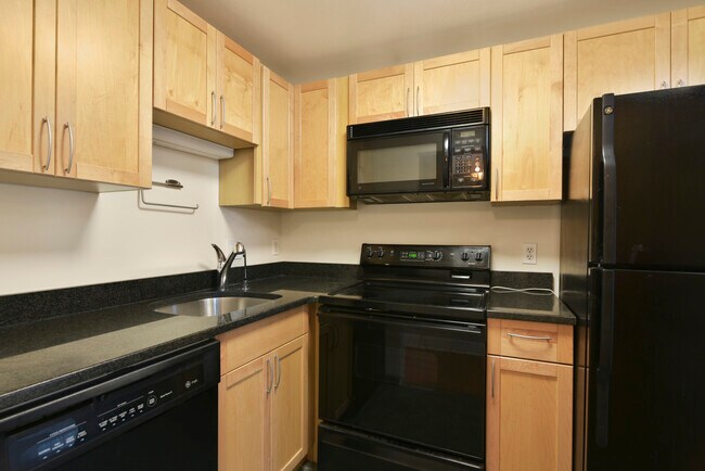Foto del edificio - 320 W 2nd St
