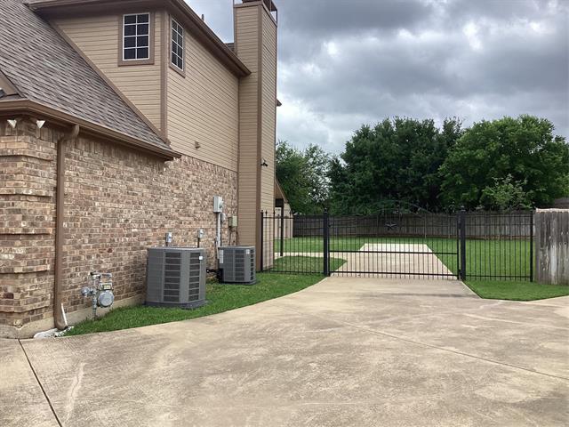 Building Photo - 222 San Jacinto Ct
