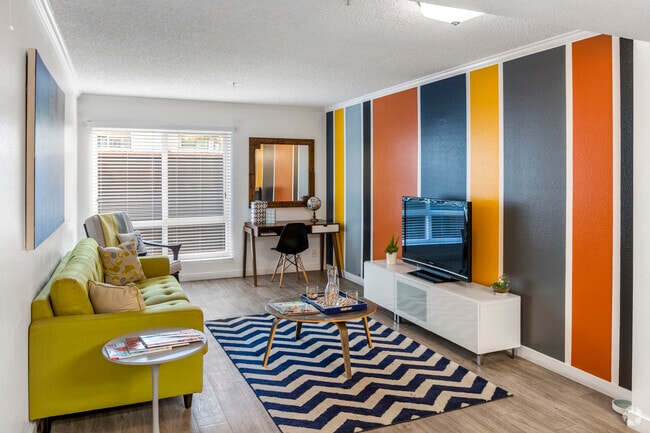 1HAB, 1BA - 671 ft² - Artists Village Apartments