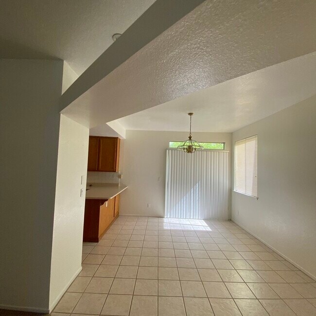 Building Photo - 3bd/2ba home for rent in Sacramento!
