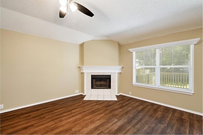 Building Photo - 2112 Coats Cir