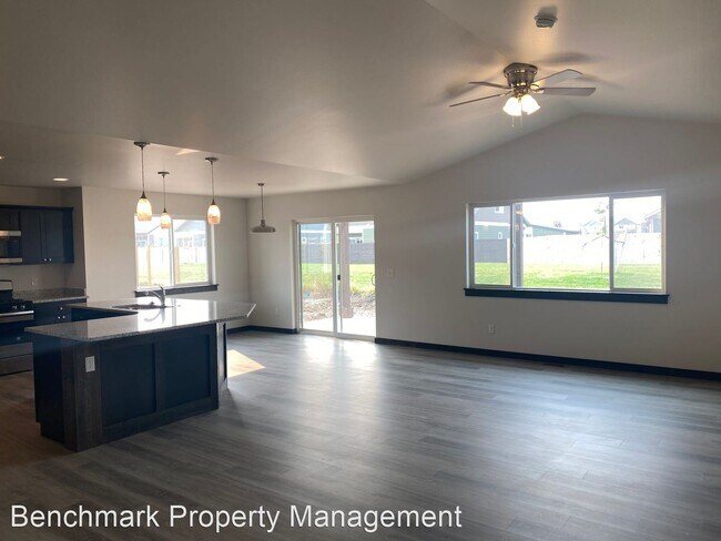 Building Photo - 3 br, 2 bath House - 1520 Oakwood Dr