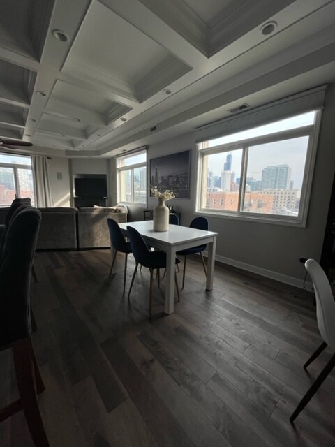 Foto del edificio - 680 N Green St