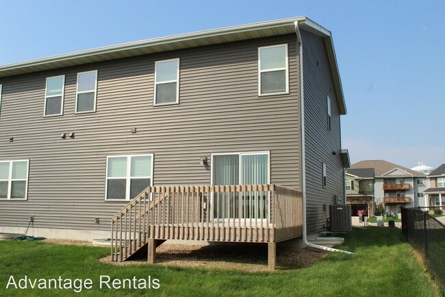 Building Photo - 3 br, 2.5 bath House - 302 Sunset Place