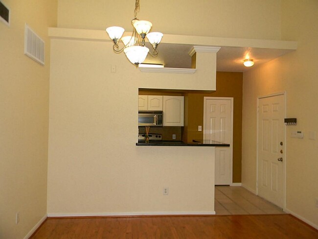 Building Photo - 1330 Old Spanish Trail