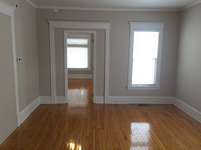 Building Photo - 3632 Bryant Ave S