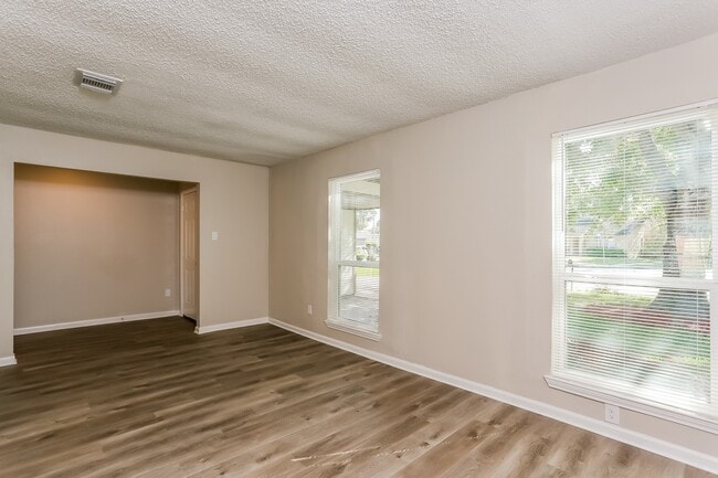 Building Photo - 1434 New Tree Ln