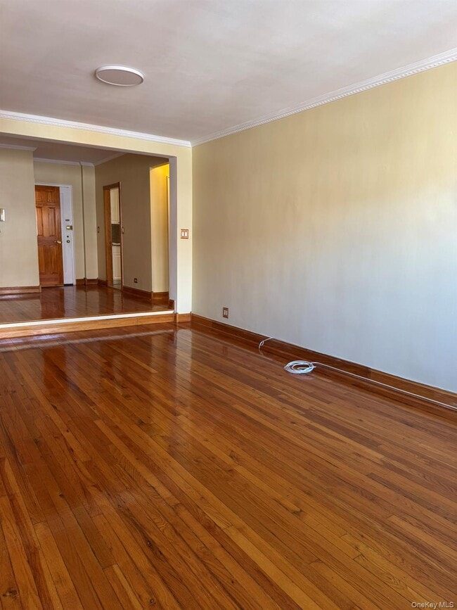 Building Photo - 102-40 67th Dr