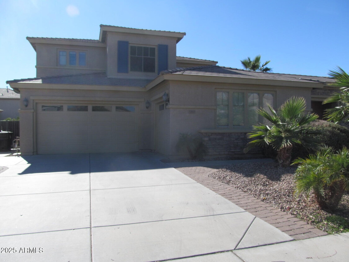 Foto principal - 1345 E Lovebird Ct