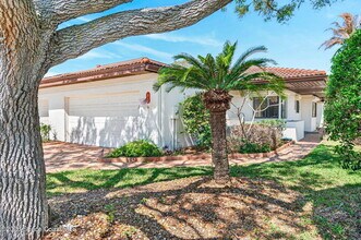 Building Photo - 810 Parkside Pl