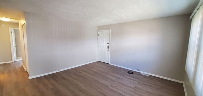 Building Photo - Lovely Mokena  3br/1br  Ranch Style Townho...
