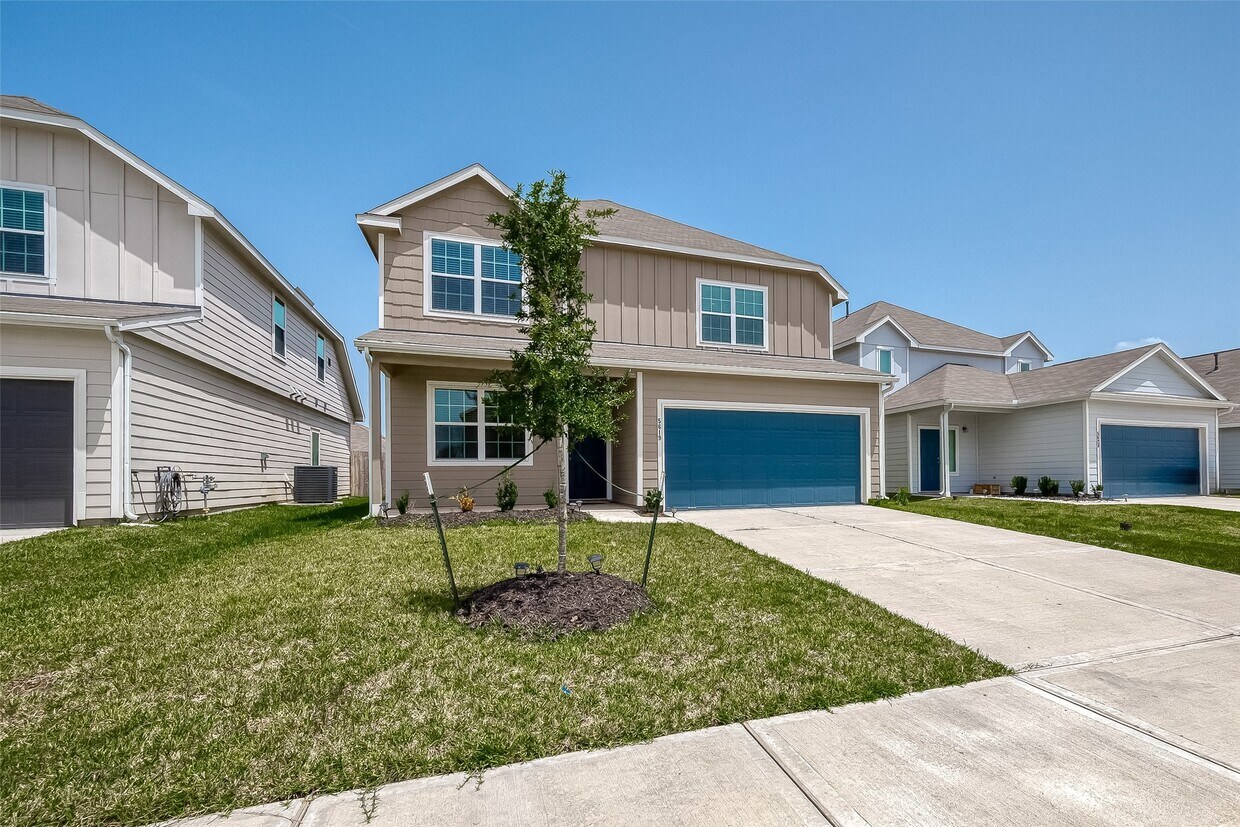 Foto principal - 5619 Brooklyn Rose Dr