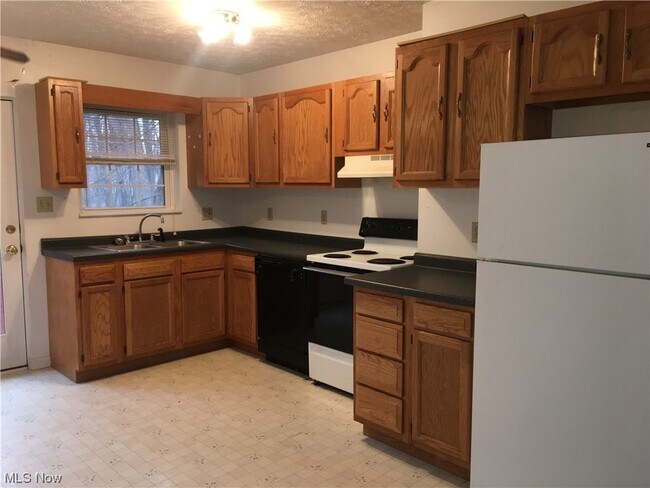 Building Photo - 207A McFadden St
