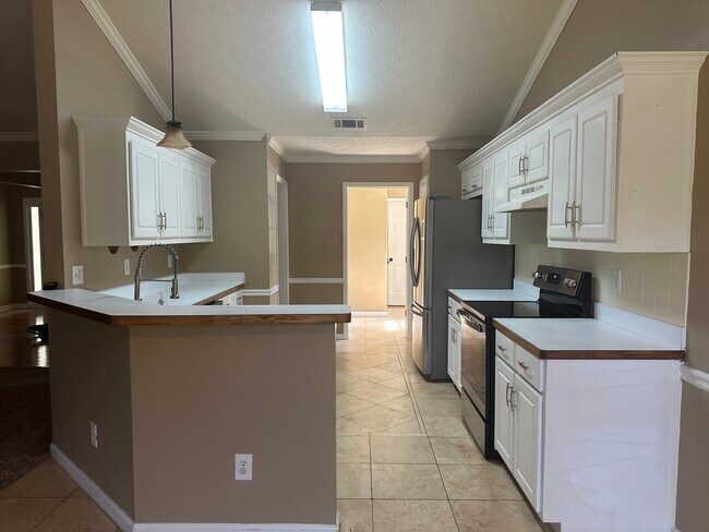 Foto del edificio - 6317 Compass Dr