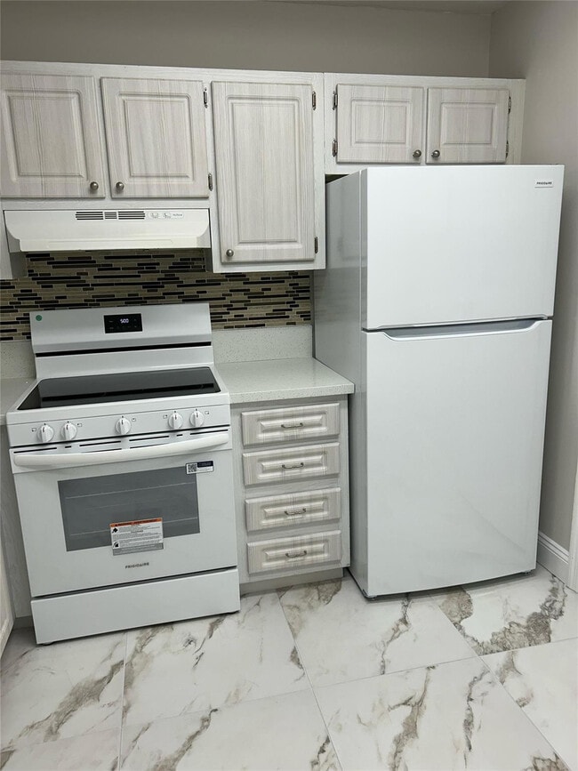 Building Photo - 406 NW 68th Ave