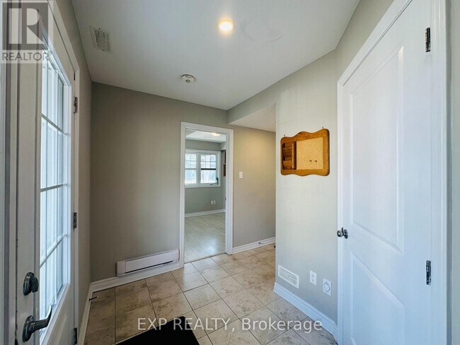 Building Photo - 2489 Waterlilly Way
