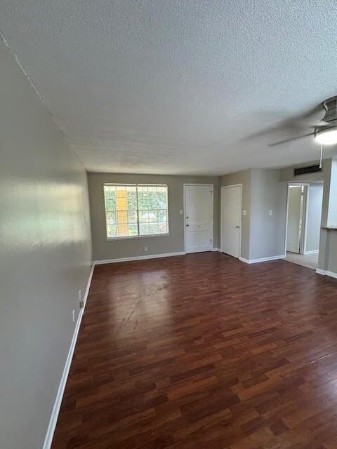 living area - 3310 Washington Ave