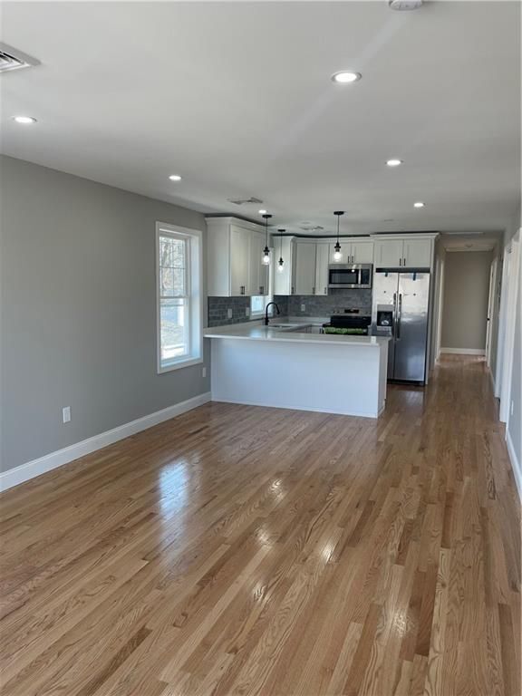 Foto del edificio - 74 Westcott Ave